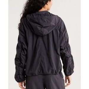 Zella Travel Lite Ruched Windbreaker Hooded Pullover Jacket and Adjustable Waist